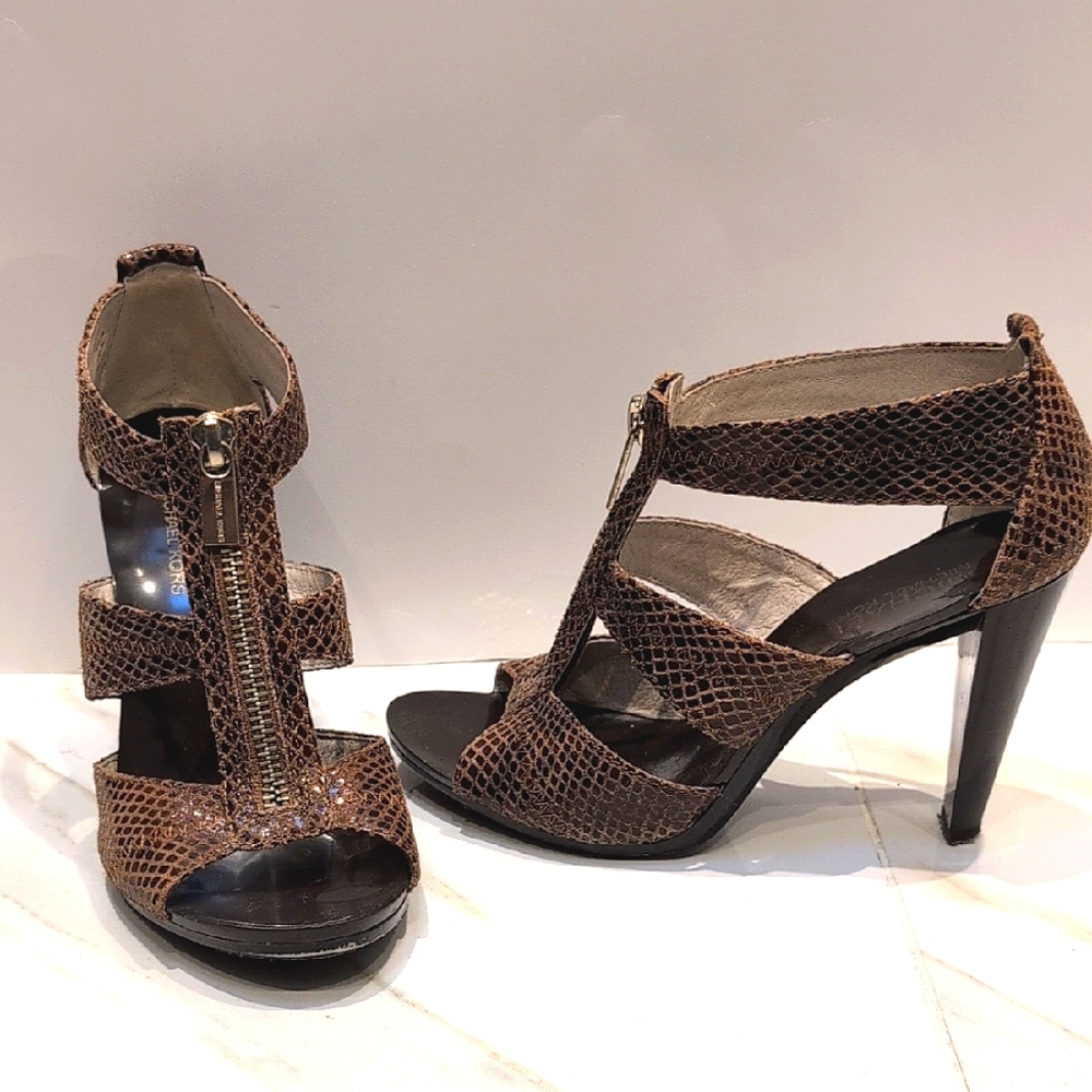 MK Michael Kors Berkley T-Strap Brown Snakeskin Leather Zip Up Heels Size 6